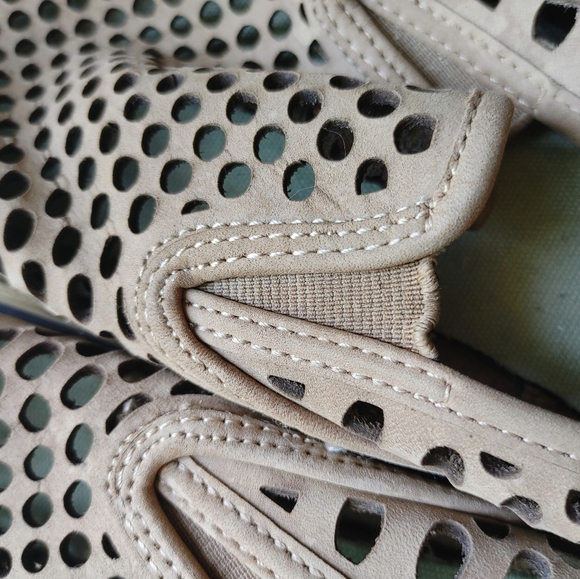 Sperry Top Sider Tan Leather Laser Perf Slip On Shoes Size 10 - Picture 5 of 11